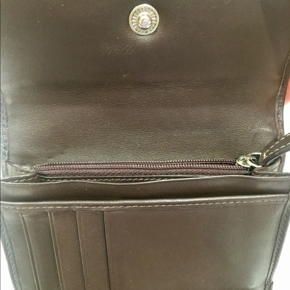 Coach Signature Trifold Wallet - Picture 5 of 6